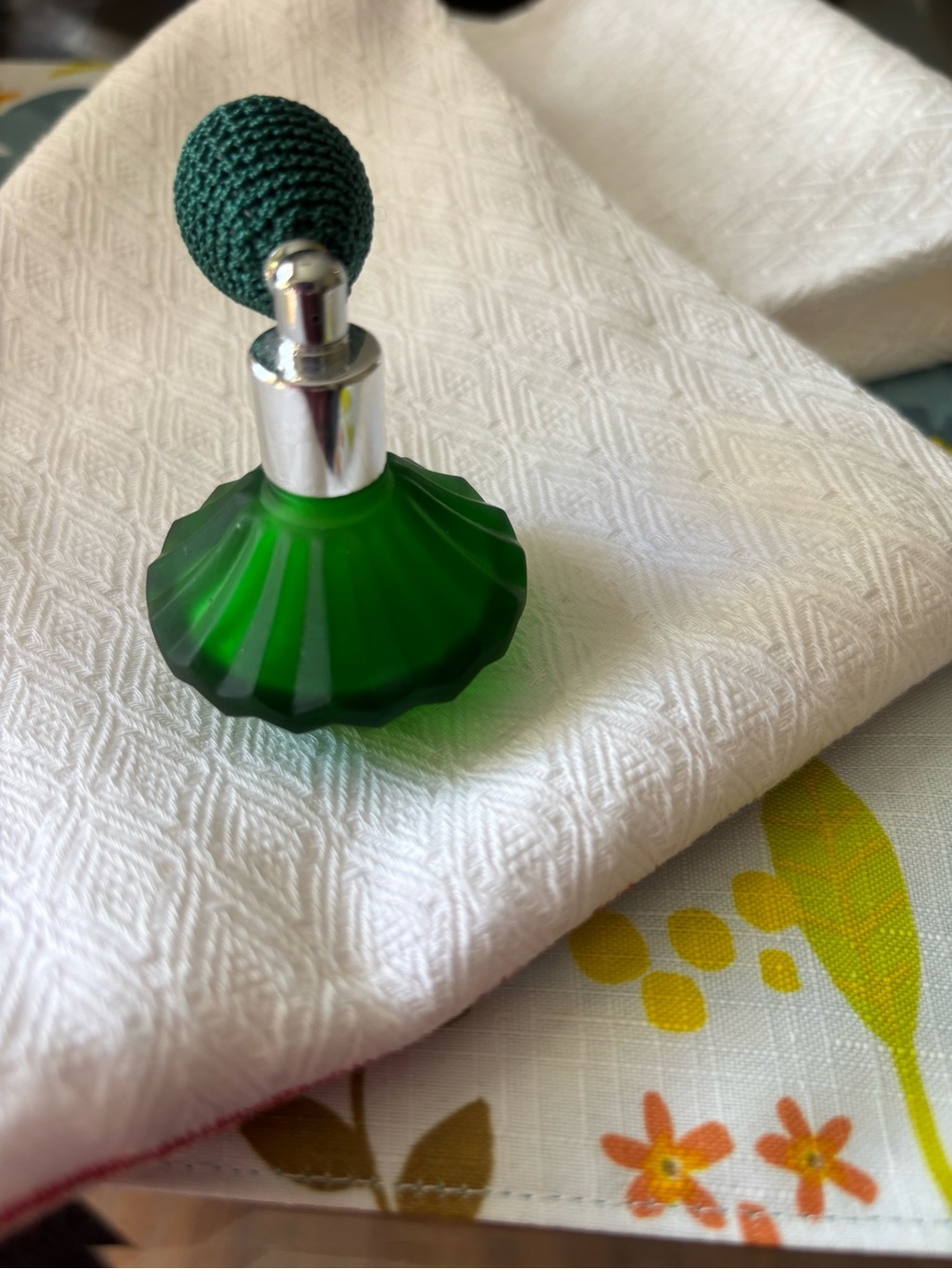 Perfume atomizer green glass